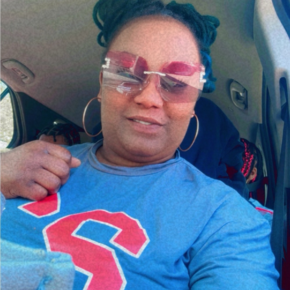 Meet your Posher, Sky